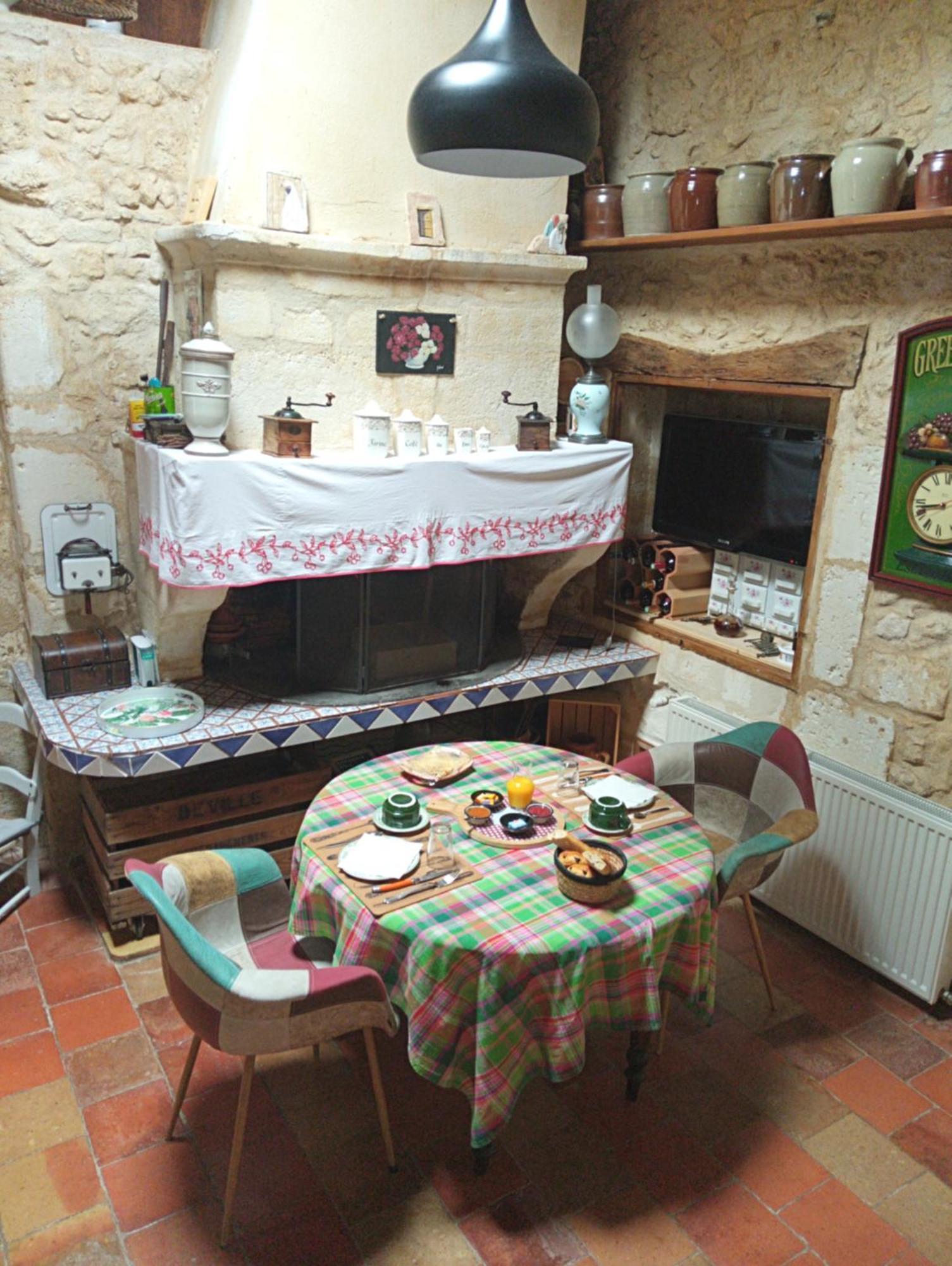 La Girondine Bed & Breakfast Galgon Bagian luar foto