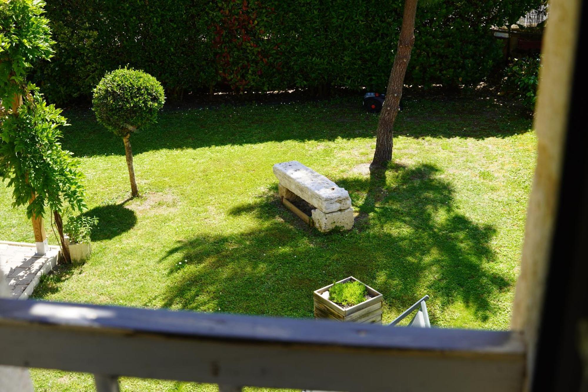 La Girondine Bed & Breakfast Galgon Bagian luar foto